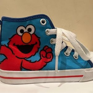 Sesame Street - ELMO Toddler sneakers! Size 9C